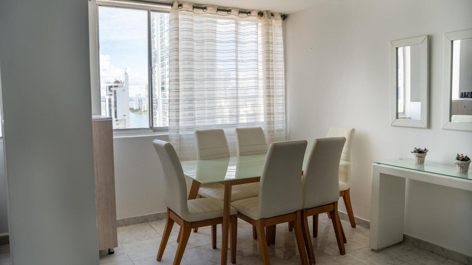 Apartamento Edificó Delfines Bocagrande Cerca De La Playa 1801